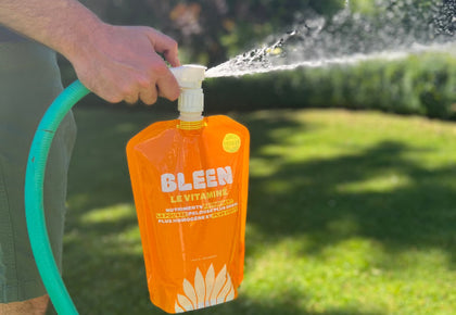 Un tuyau d'arrosage suffit, les engrais gazon Bleen sont ultra simples à utiliser.